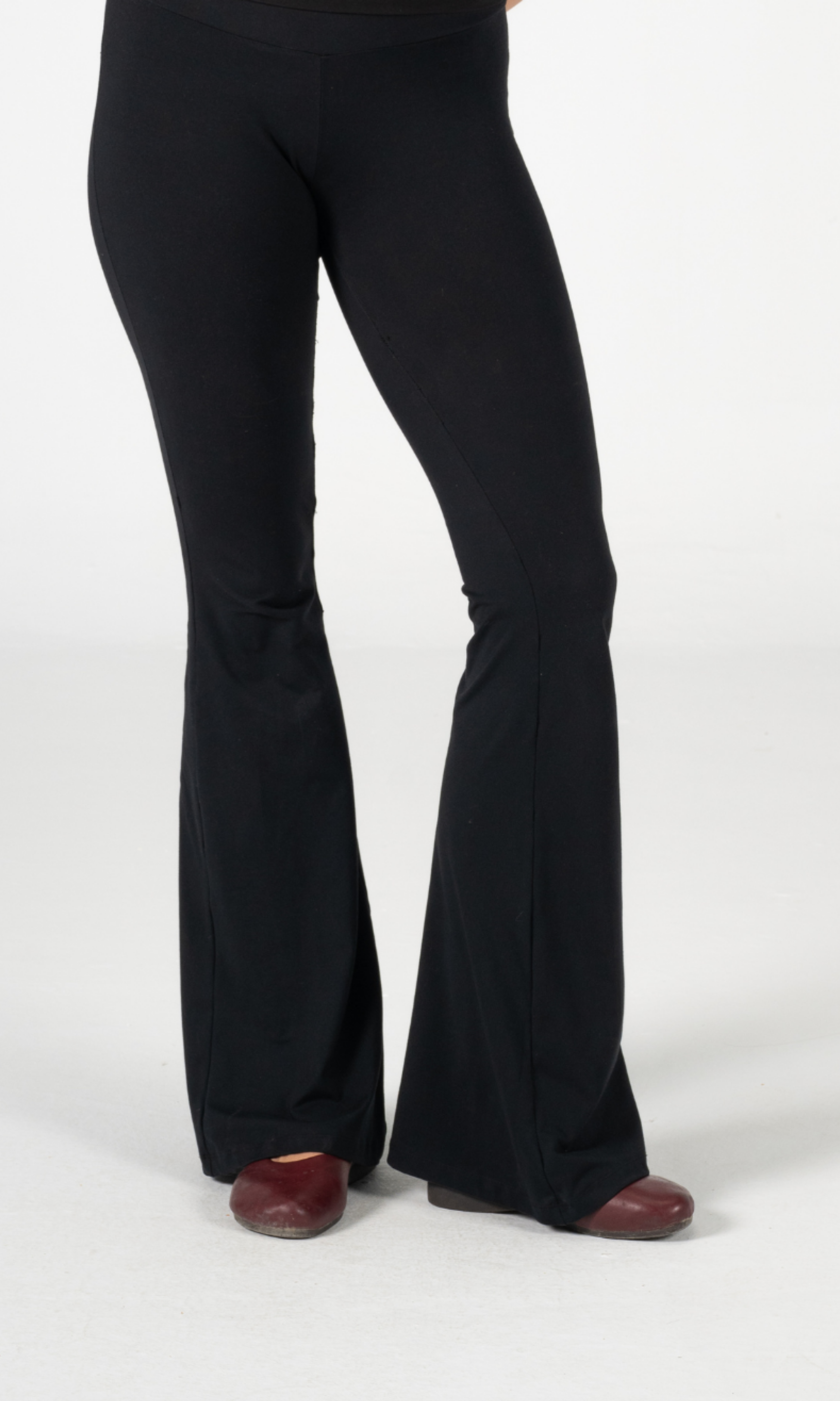 BLACK FLARED YOGA PANTS