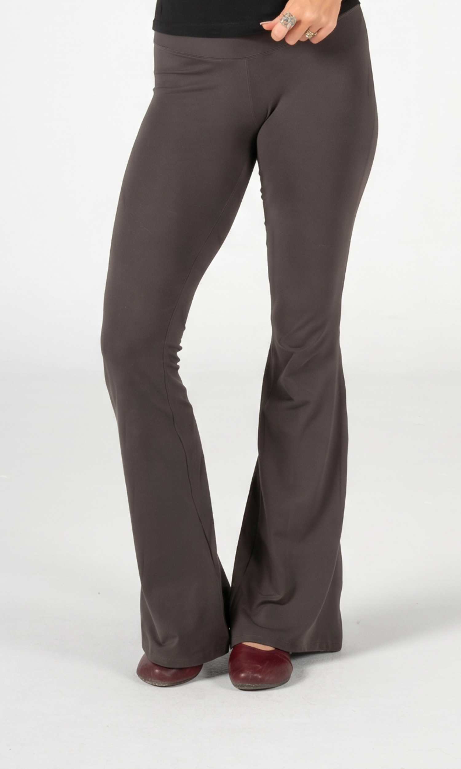 GREY FLARED YOGA PANTS