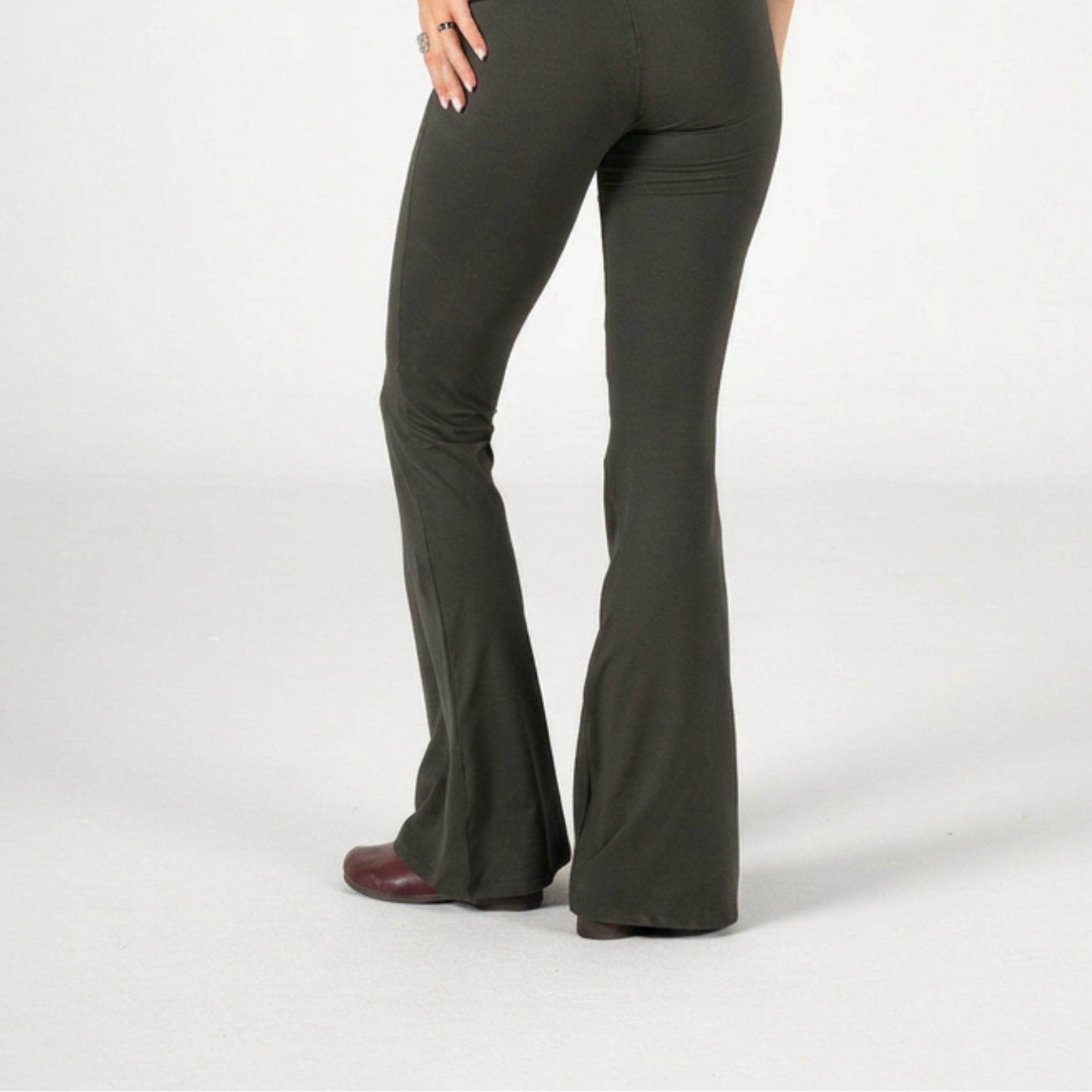BROWN FLARED YOGA PANTS