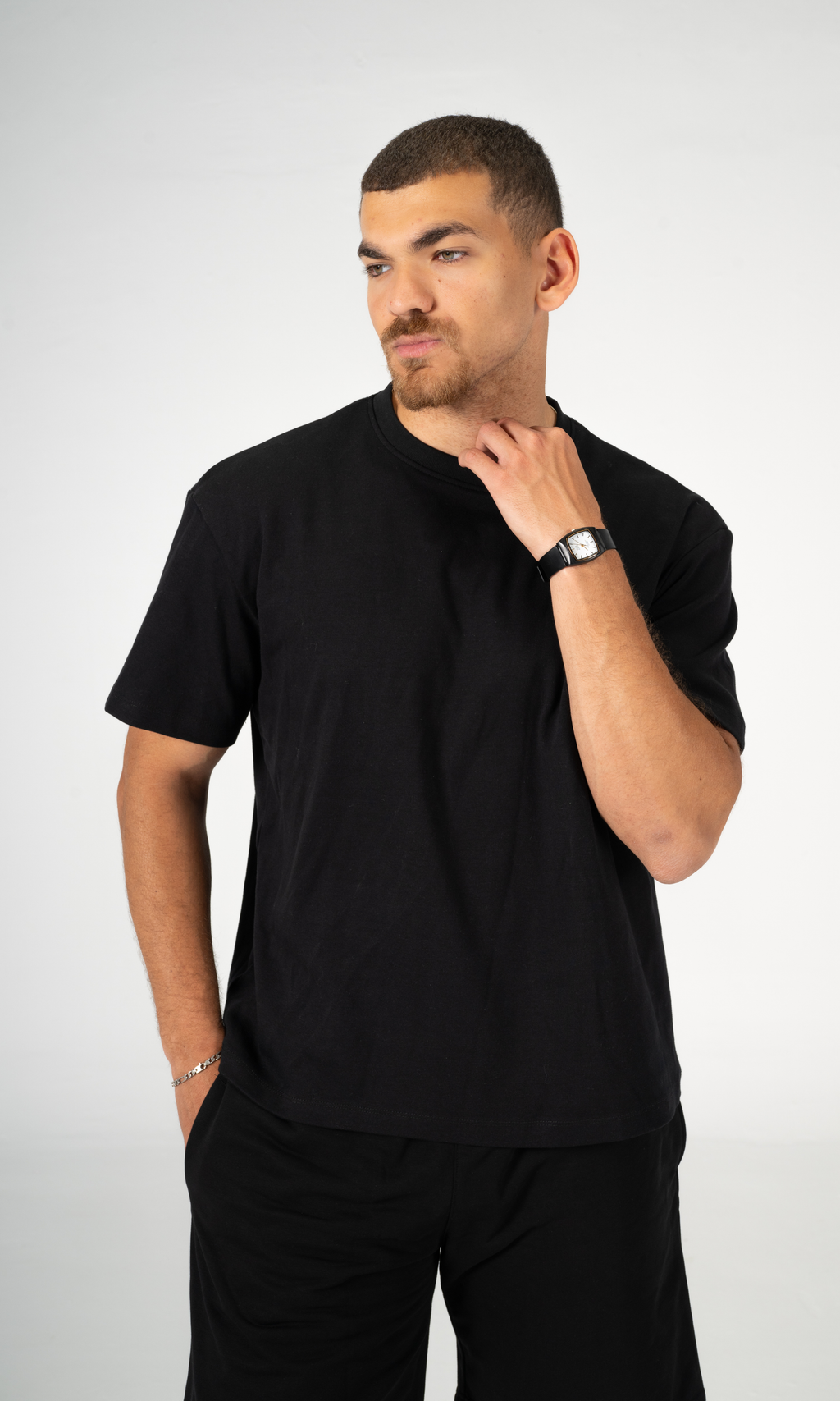 BLACK REGULAR FIT T-SHIRT