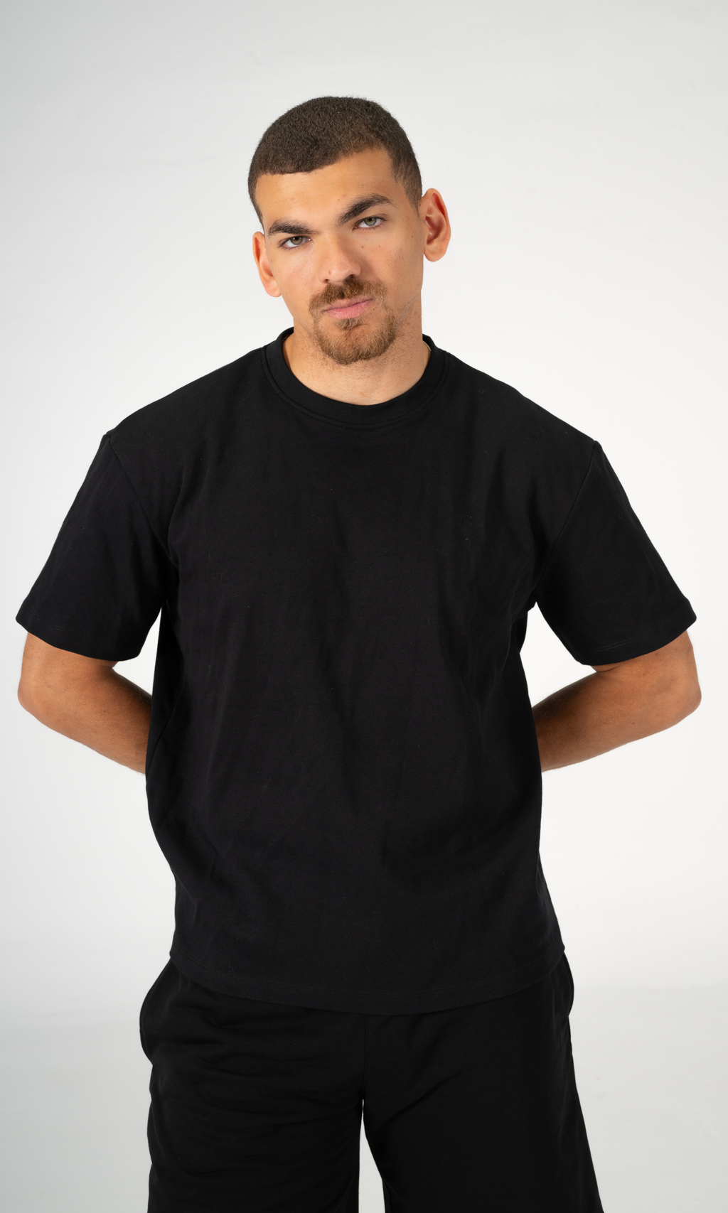 BLACK REGULAR FIT T-SHIRT