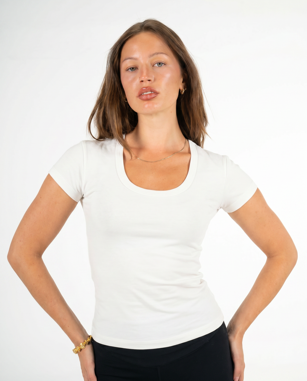 WHITE ROUND NECK TOP