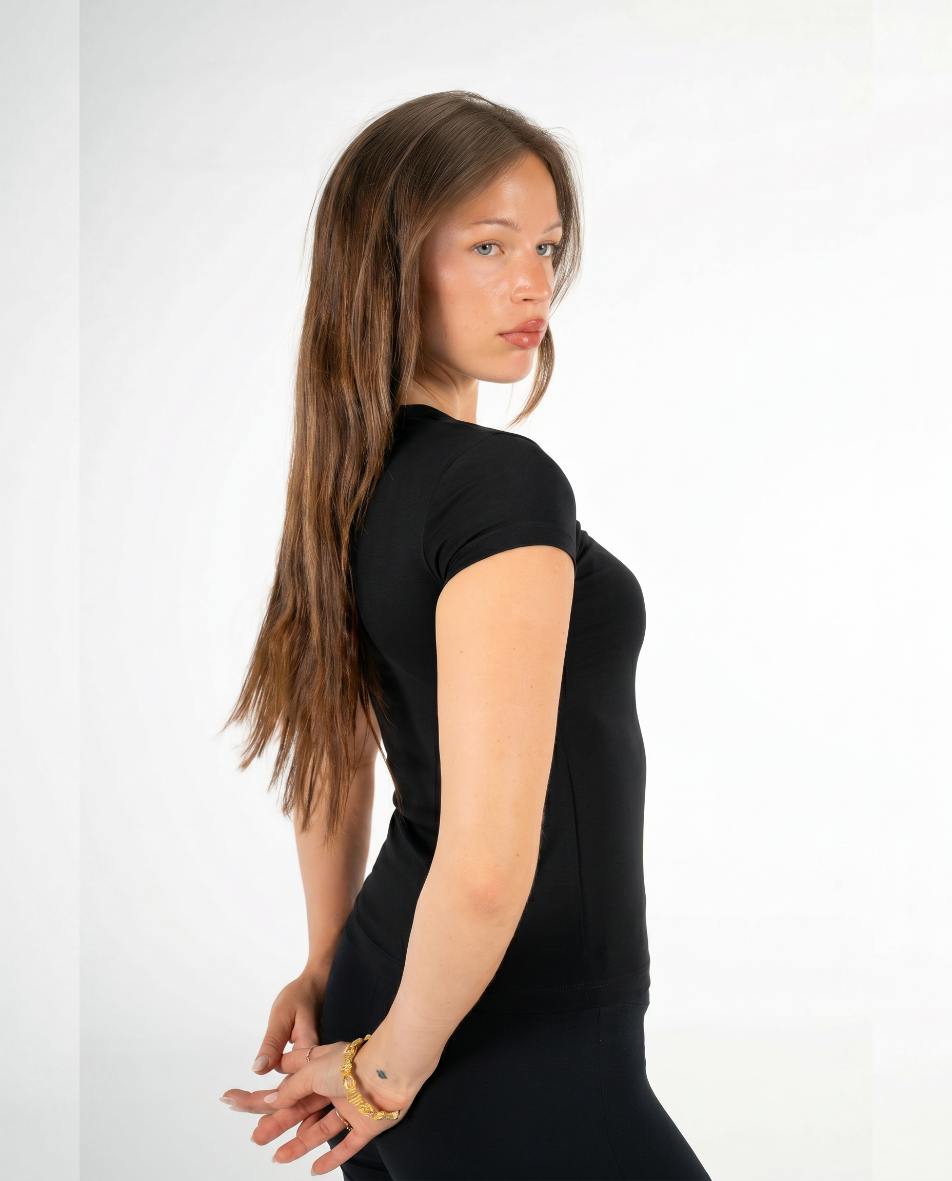 BLACK ROUND NECK TOP