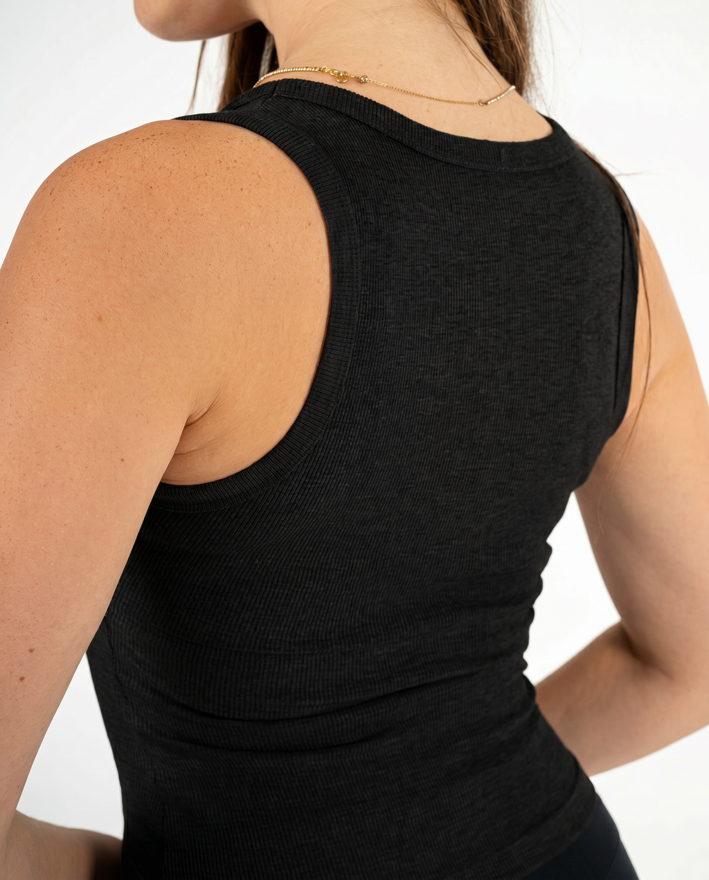 BLACK TANK TOP