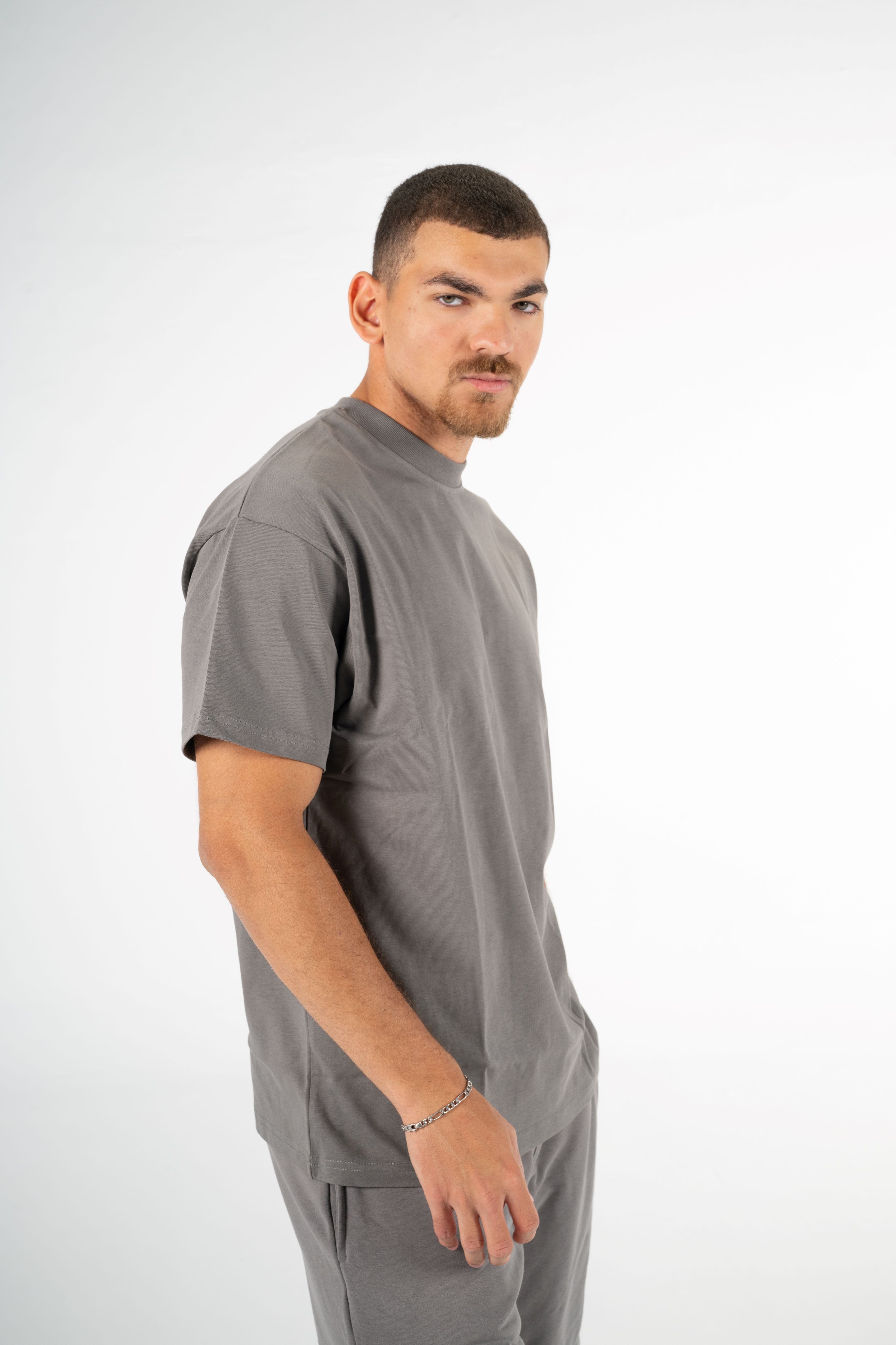 GRAY BOX FIT T-SHIRT