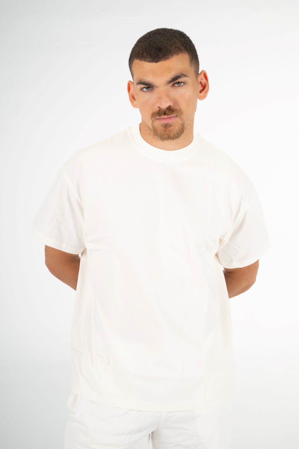 WHITE BOX FIT T-SHIRT