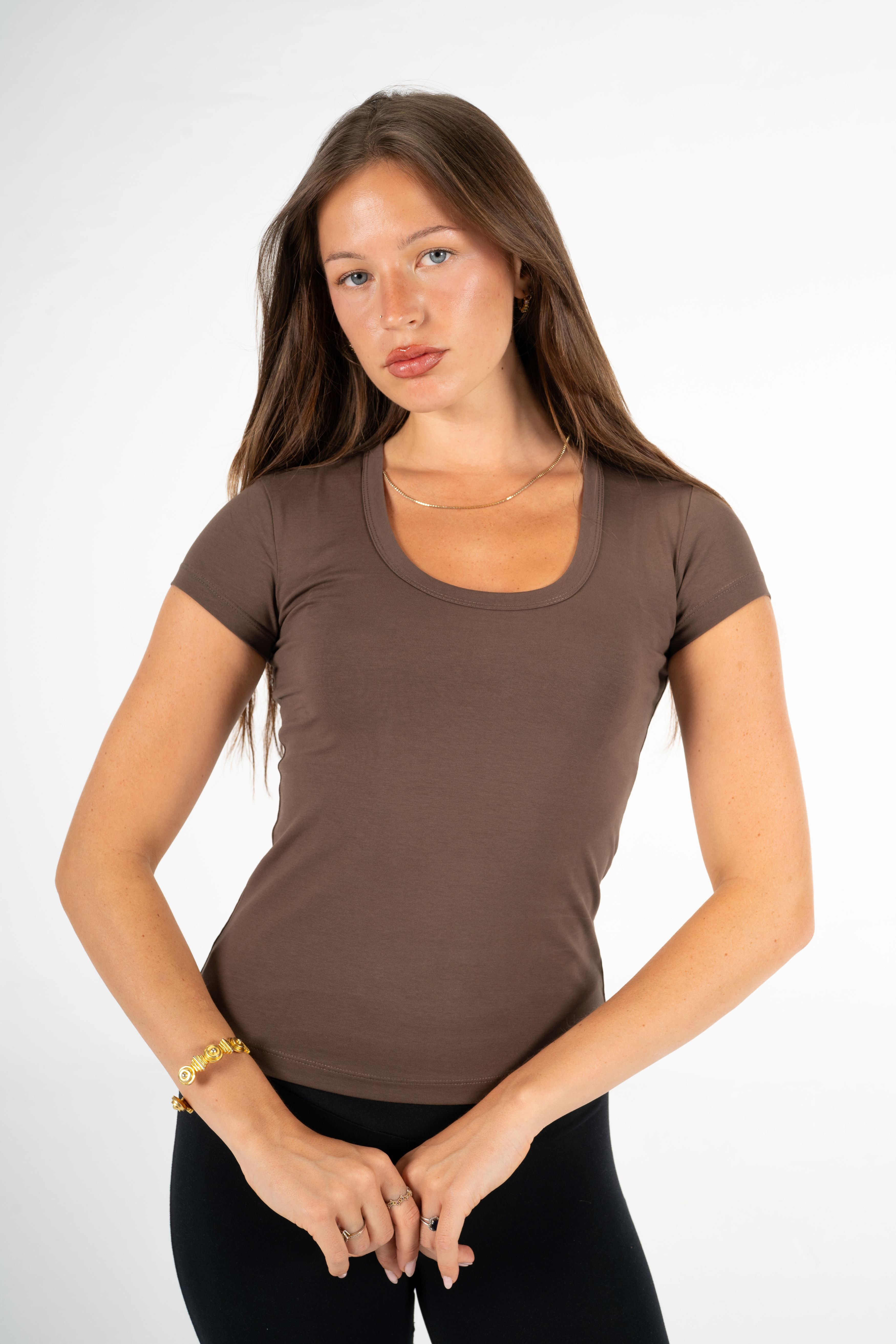 BROWN ROUND NECK TOP