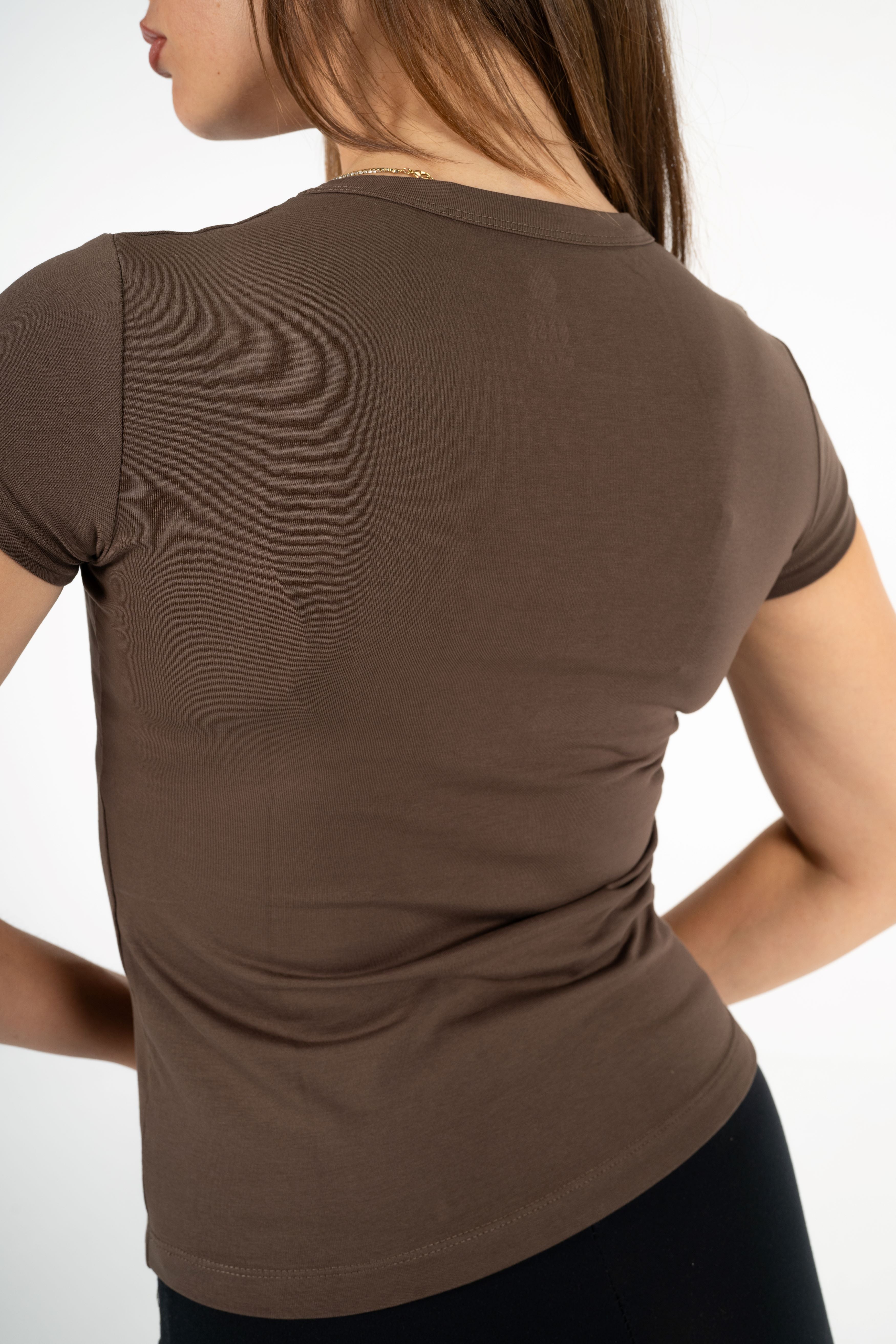 BROWN ROUND NECK TOP